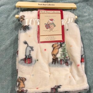 Classic Winnie the Pooh Christmas Baby Blanket - NWT!!